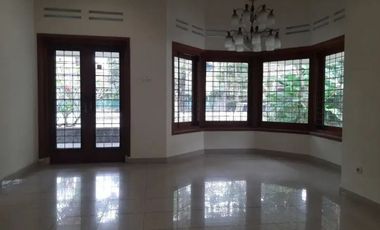 DISEWAKAN RUMAH BELANDA SAYAP DAGO BANDUNG COCOK UNTK KANTOR