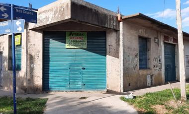 «Casa con Locales en Rafael Castillo»»