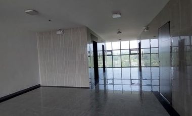 FOR SALE STUDIO WITH BALCONY CONDO IN CLARK FREEPORT ZONE
