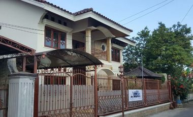House sale in turn with luxurious interior