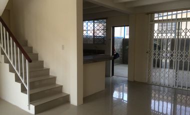 Alquilo casa en Manta en urbanización privada a cuatro minutos de la playa