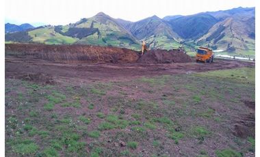 6.5 HECTAREAS EN VENTA EN CAYAMBE