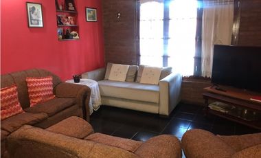 Chalet 4 amb  z/San Cayetano s/vereda de sol