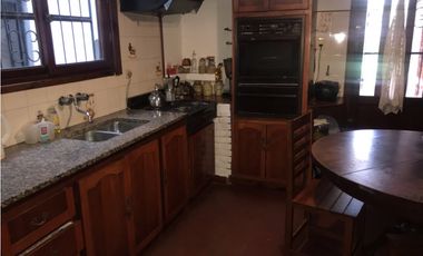 Chalet 4 amb  z/San Cayetano s/vereda de sol