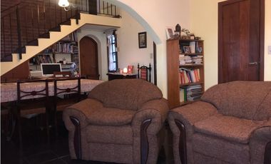 Chalet 4 amb  z/San Cayetano s/vereda de sol