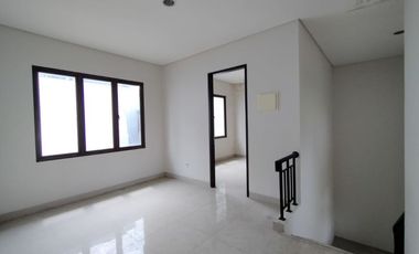 Town House di Cilandak dg Taman & Unfurnished HSE-A0485