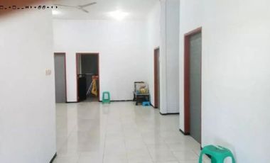 Rumah Babatan Pantai Barat, Strategis