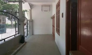 Rumah Babatan Pantai Barat, Strategis