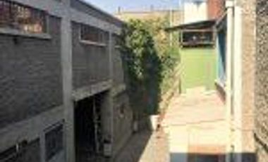 Local Comercial y Bodega en Barrio Av. Matta