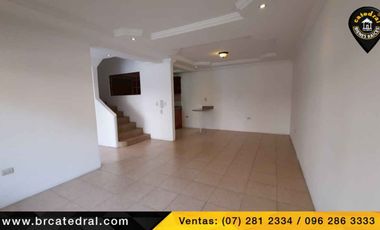 Villa Casa Edificio de venta en Tejar  – código:18133