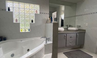 Increíble casa en Parques de la Herradura