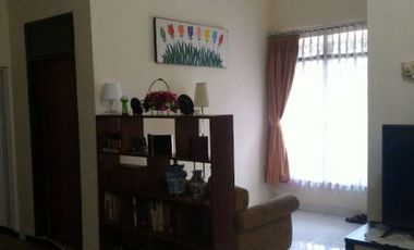 Rumah terawat 2 lantai permata Cimahi siap huni dekat borma