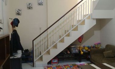 Rumah terawat 2 lantai permata Cimahi siap huni dekat borma