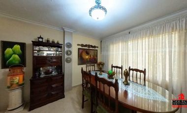 casa en venta en la castellana. Cod V5110