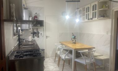 Alquilo casa en Pinamar calle Pinguinos zona iglesia CON PISCINA