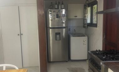 Alquilo casa en Pinamar calle Pinguinos zona iglesia CON PISCINA