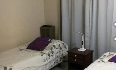 Alquilo casa en Pinamar calle Pinguinos zona iglesia CON PISCINA