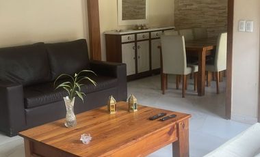 Alquilo casa en Pinamar calle Pinguinos zona iglesia CON PISCINA