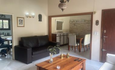 Alquilo casa en Pinamar calle Pinguinos zona iglesia CON PISCINA