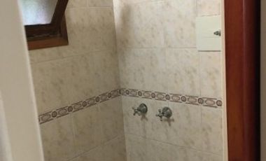 Alquilo casa en Pinamar calle Pinguinos zona iglesia CON PISCINA