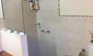 Alquilo casa en Pinamar calle Pinguinos zona iglesia CON PISCINA