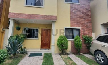 Vendo Casa de 2 Plantas Urbanización Milann etapa Ferrara, Vía Salitre