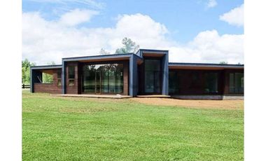 Casa con diseño exclusivo 3D 3B camino Villarrica Loncoche
