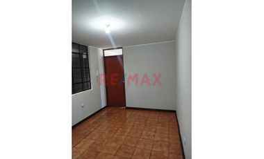 Se Alquila Minidepartamento En La Victoria