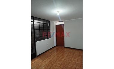 Se Alquila Minidepartamento En La Victoria