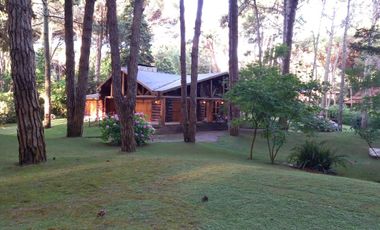 Cariló - Hermosa cabaña en el corazón del bosque! Verano 2024 - Consulte disponibilidad