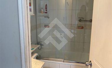 Casa en Venta en Los Cipreses con Av Del Canal (Conserjeria)