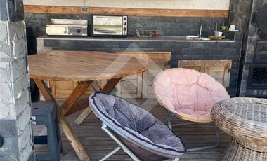 Casa en Venta en Los Cipreses con Av Del Canal (Conserjeria)