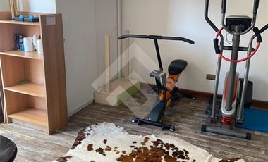 Casa en Venta en Los Cipreses con Av Del Canal (Conserjeria)
