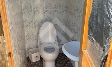 Casa en Venta en Los Cipreses con Av Del Canal (Conserjeria)