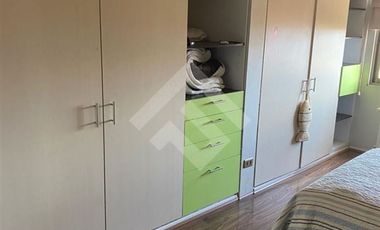Casa en Venta en Los Cipreses con Av Del Canal (Conserjeria)