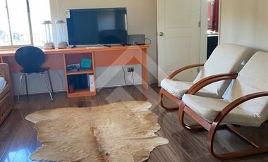 Casa en Venta en Los Cipreses con Av Del Canal (Conserjeria)