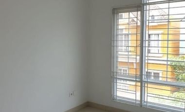 Disewa Rumah Omaha Village Paramount Gading Serpong Jl Meredith 55 Kosong Bersih Nyaman