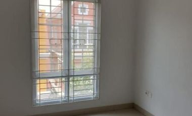 Disewa Rumah Omaha Village Paramount Gading Serpong Jl Meredith 55 Kosong Bersih Nyaman