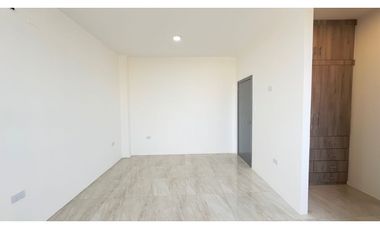 CASA AMPLIA A ESTRENAR EN LAS ORQUDEAS, MANTA