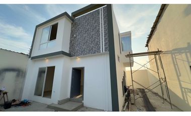 CASA AMPLIA A ESTRENAR EN LAS ORQUDEAS, MANTA