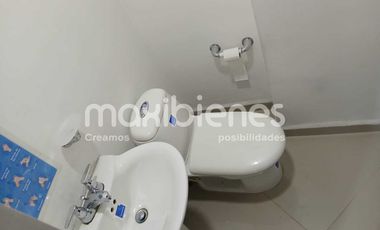 oficina en arriendo en  calle larga. Cod A67174