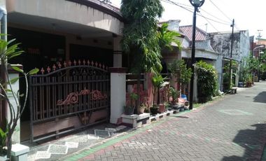 Di Sewakan Rumah Tenang & Nyaman "Baratajaya Murah"