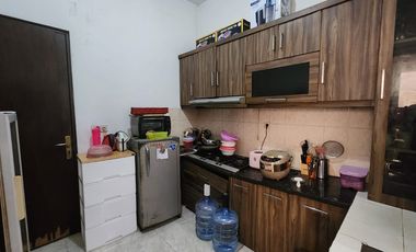 Rumah 2 Lantai Disewa di Cipinang Indah