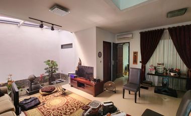 Rumah 2 Lantai Disewa di Cipinang Indah