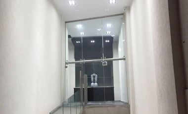 INMEJORABLES OFICINAS DE CATEGORIA EN LOMITAS