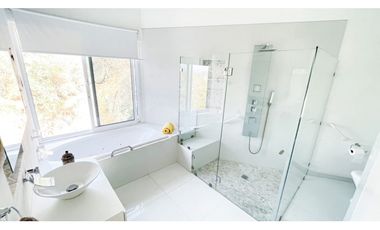 CASA EN VENTA CON VISTA AL LAGO 