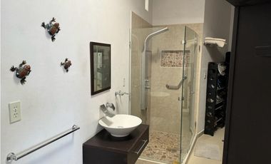 CASA EN VENTA CON VISTA AL LAGO 