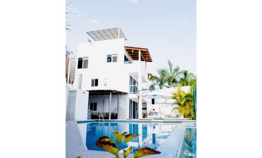 CASA EN VENTA CON VISTA AL LAGO 