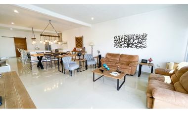 CASA EN VENTA CON VISTA AL LAGO 