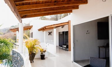 CASA EN VENTA CON VISTA AL LAGO 